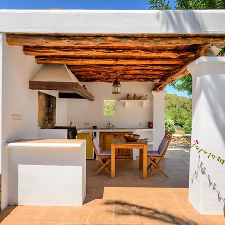 Vila Curreu Sant Carles de Peralta